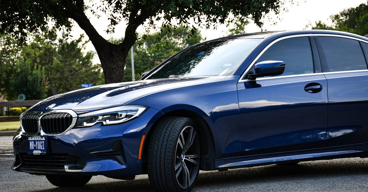 The BMW 7 Series G11 impresses with its bold proportions and refined design. The sleek silhouette, accompanied by a striking grille and familiar LED headlights, underscores this car's strong personality. The brand demonstrates innovation by blending tradition and modernity, with flowing lines that convey a sense of movement, even when stationary.