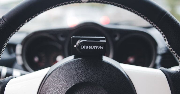 Simplifiez la connexion de votre smartphone Apple avec l'adaptateur CarPlay, bestseller d'Amazon