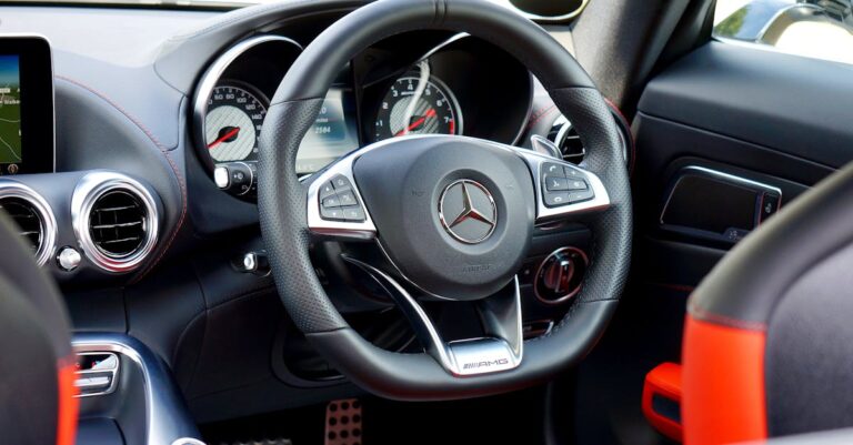 découverte des caractéristiques techniques de la mercedes a45 amg
