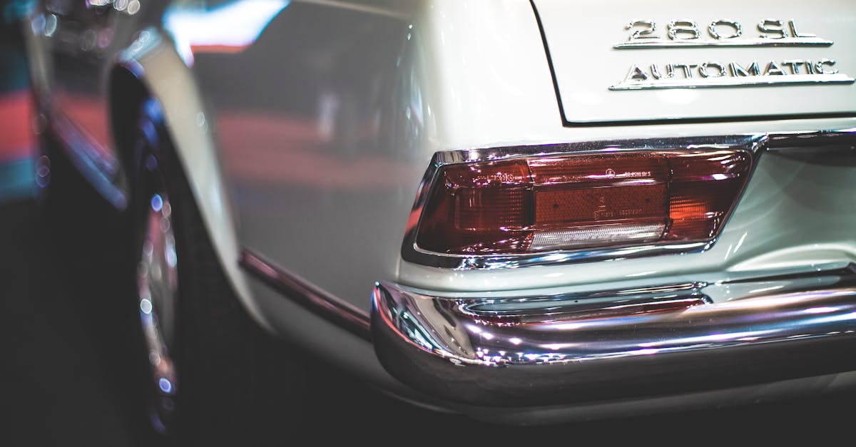 découvrez la mercedes-benz w124, un symbole d'élégance et de performance automobile des années 80 et 90. ce modèle emblématique est reconnu pour son design intemporel, sa fiabilité exceptionnelle et son confort inégalé. plongez dans l'univers de la w124 et explorez ses caractéristiques techniques, son héritage et pourquoi elle reste prisée des passionnés de voitures classiques.