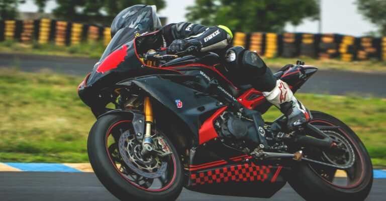 vente exceptionnelle à Maubeuge : 27 lots comprenant 25 motos Yam neuves, le 11 mars