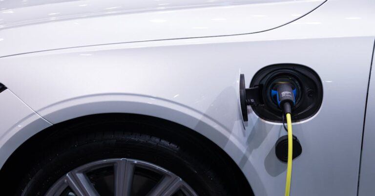 Les modèles de voitures hybrides rechargeables incontournables entre 15 000 et 35 000 €