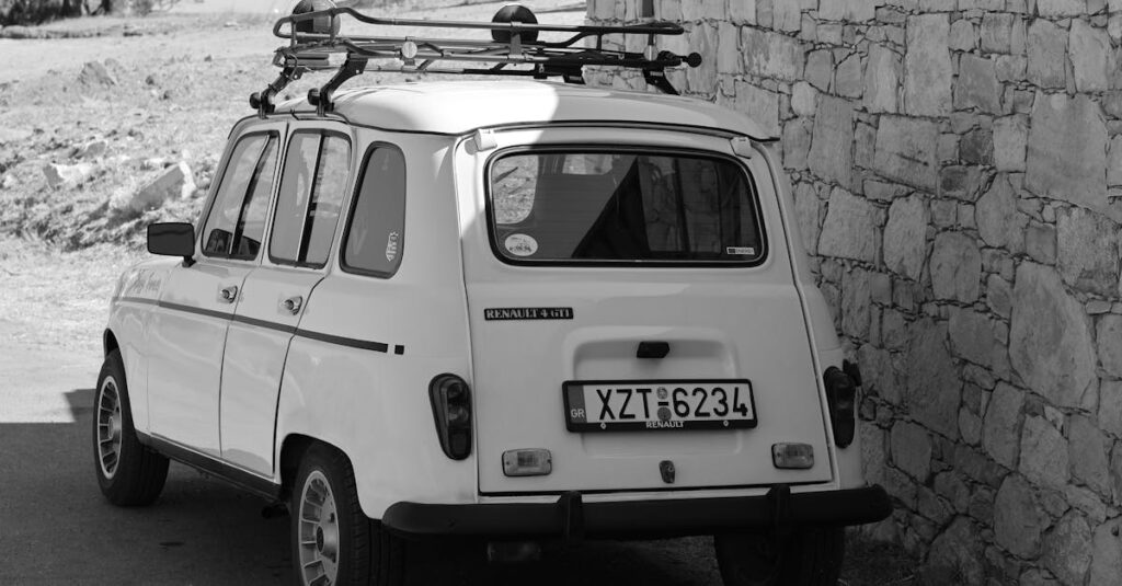 Découvrez la transformation de la Renault 4 : de citadine emblématique à SUV élégant au salon de Paris 2024