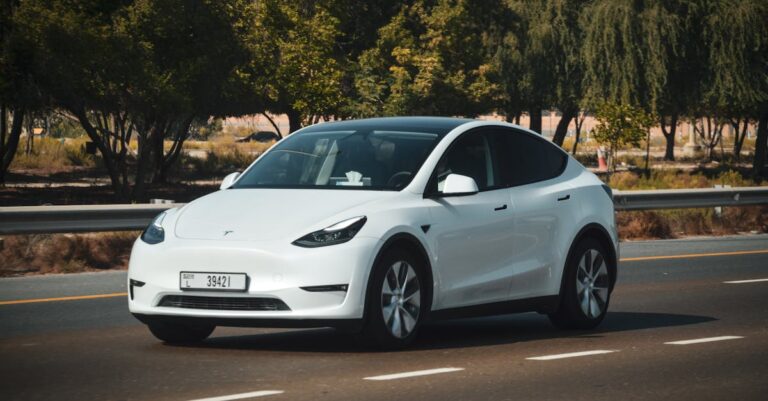 Tesla Model Y grande autonomie et transmission intégrale : évitez les erreurs grâce à nos conseils