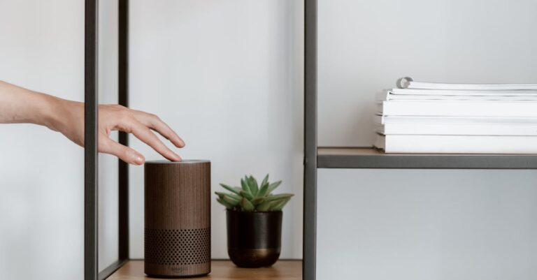 Intégrez Alexa à votre véhicule avec l'Echo Auto pour un équipement high-tech ultime
