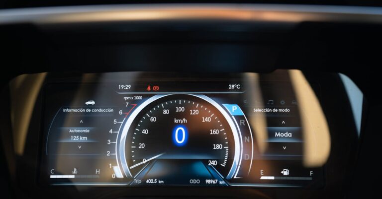 Nous avons testé le Tesla Cybertruck et son impressionnant système de conduite autonome