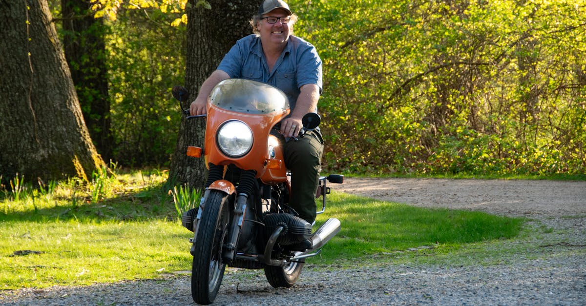 découvrez la bmw f 900 xr, une moto alliant sportivité et confort. avec son design moderne et ses performances exceptionnelles, elle est idéale pour les aventuriers en quête de sensations fortes sur toutes les routes.