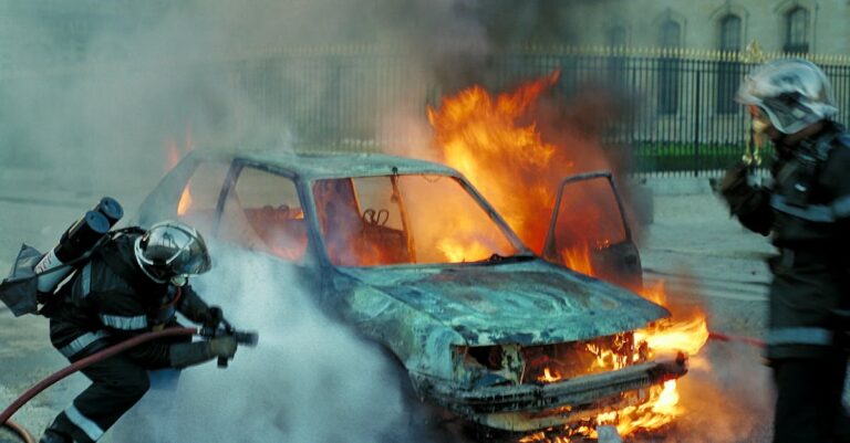 Achat imprudent : une voiture sans contrôle technique prend feu près de Périgueux dès le lendemain