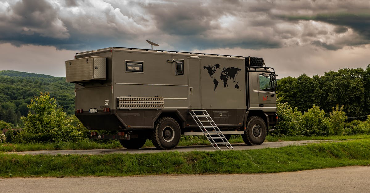 découvrez les causes et les conséquences du vol de voiture, ainsi que des conseils pratiques pour protéger votre véhicule et réduire les risques d'infraction.