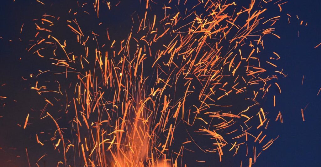 Incendie récurrent : une voiture à nouveau réduite en cendres place de l'Église à Noyal-Pontivy