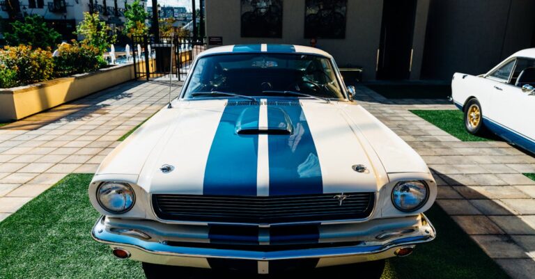 La Ford Mustang 1 (1964 – 1968) : une icône américaine au design européen, à partir de 22 000 €