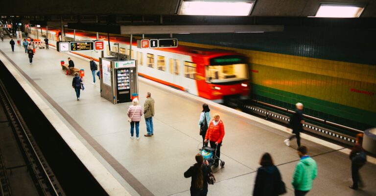 Sans voiture, pas d'emploi : l'Adie soutient la mobilité des travailleurs en situation financière précaire