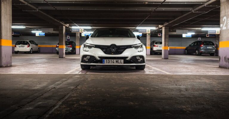 La Renault Mégane II CC (2003 – 2009) : une élégance cubiste à ciel ouvert, disponible à partir de 2 500 €
