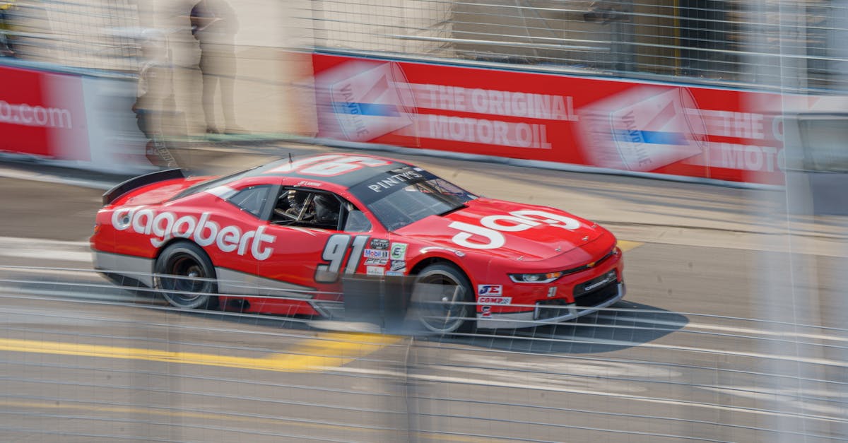 découvrez le grand prix du canada, une course palpitante de formule 1 qui se déroule sur le circuit emblématique de montréal. vivez l'excitation des pilotes, l'ambiance festive et les attractions uniques de cette étape incontournables du championnat.