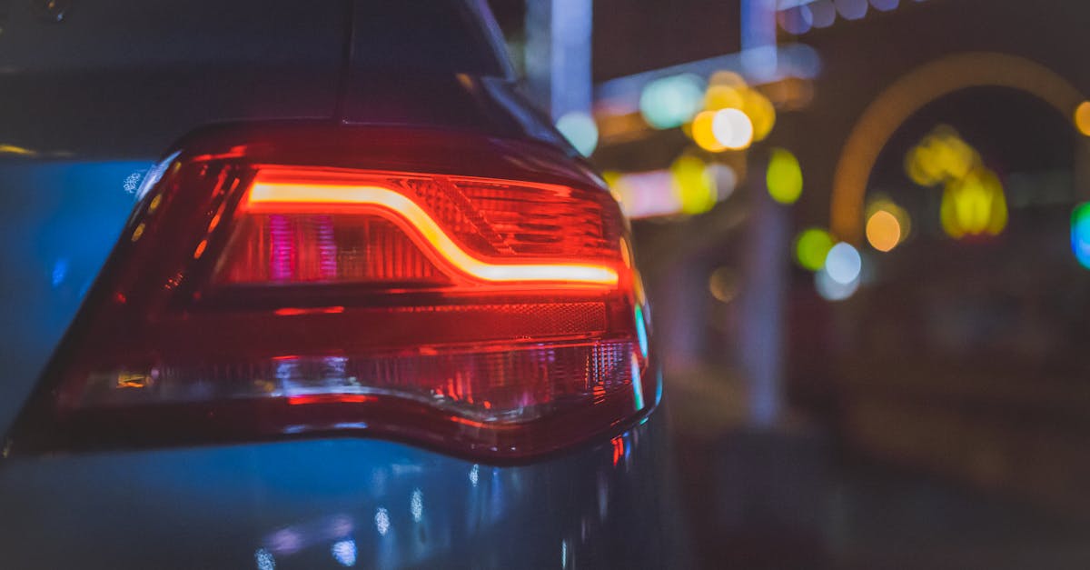 découvrez comment réagir efficacement après un accident de voiture. cette guide vous fournit des conseils pratiques sur la sécurité, les démarches à suivre et l'importance de signaler l'incident pour protéger vos droits et intérêts.