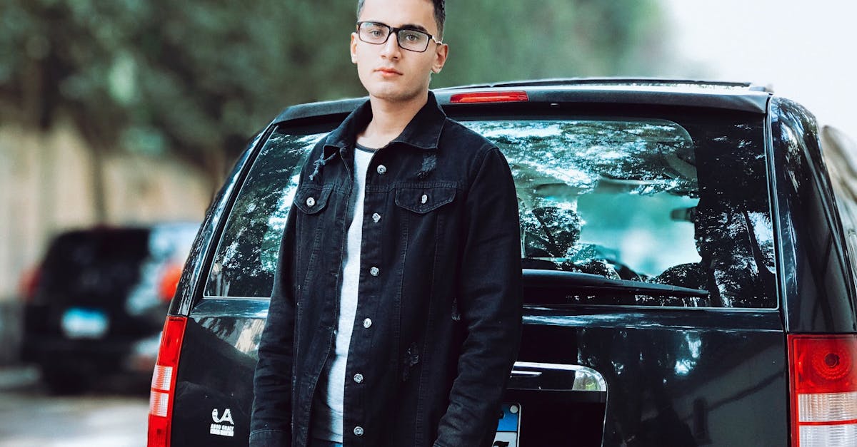 découvrez la chrysler 300c, une berline emblématique alliant élégance, puissance et technologies avancées. son design audacieux et son intérieur luxueux offrent une expérience de conduite inégalée, parfait pour ceux qui souhaitent se démarquer sur la route.