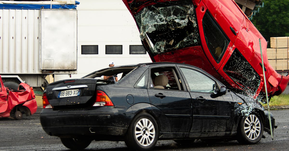 découvrez tout sur le phénomène de collision : causes, conséquences et impacts dans divers domaines tels que la physique, l'astronomie et la sécurité routière. informez-vous sur les différents types de collisions et leurs implications.