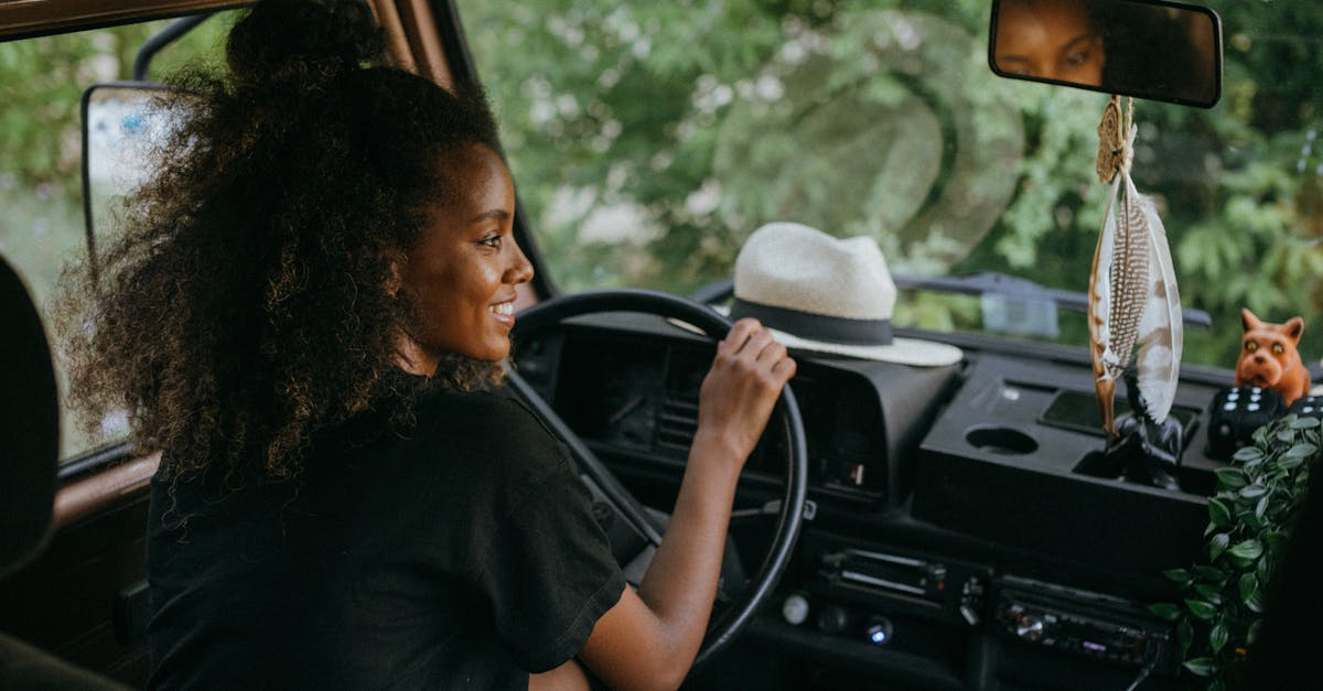 découvrez la ds 4, une berline audacieuse et raffinée qui allie élégance française et technologie de pointe. profitez d'un intérieur luxueux, d'une conduite dynamique et d'options de personnalisation pour une expérience de conduite unique.