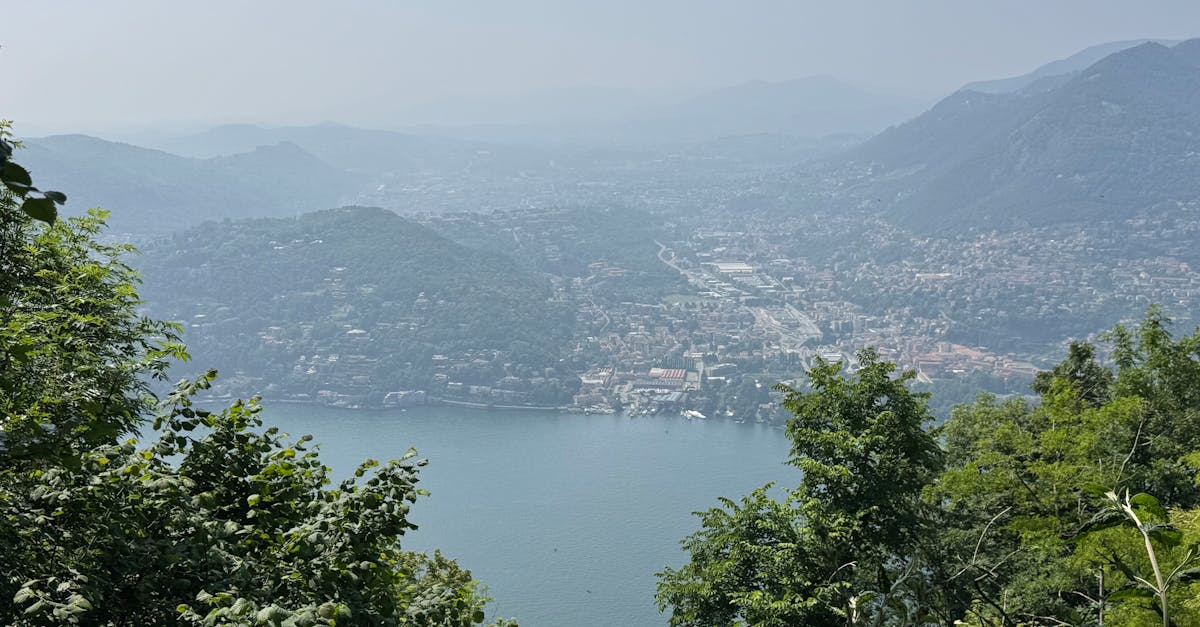 探索意大利MotoGP的精彩赛事,这是摩托车爱好者不容错过的盛事。沉浸在传奇赛道的氛围中,重温比赛的精彩瞬间,并探索车手们的精彩表现。不容错过这场在意大利赛道上体验速度与激情的盛宴。