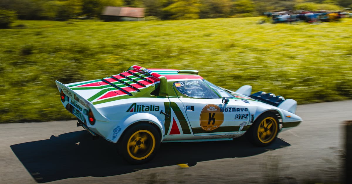 découvrez la lancia ypsilon, une petite citadine chic et élégante qui allie style, confort et performance. parfaite pour la conduite en ville, elle se distingue par son design raffiné et ses équipements modernes. explorez ses caractéristiques uniques et laissez-vous séduire par cette voiture au charme italien.