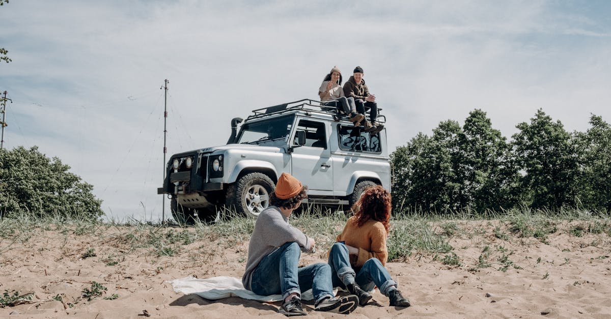 découvrez l'univers land rover, une marque emblématique alliant luxe et performances tout-terrain. explorez nos modèles robustes et élégants, conçus pour les aventuriers et les amateurs de confort. faites l'expérience d'une conduite inégalée sur tous les terrains.