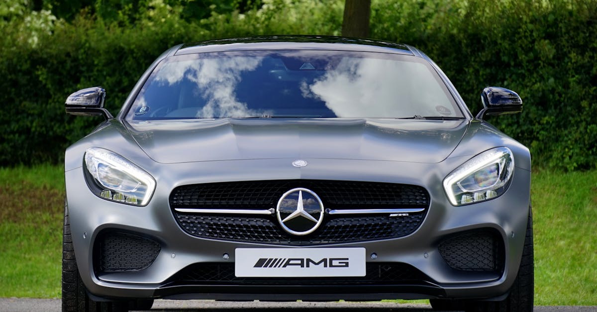 découvrez la mercedes-benz sl r129, un symbole d'élégance et de performance automobile. ce modèle emblématique allie confort, technologie avancée et design intemporel pour offrir une expérience de conduite inégalée. explorez ses caractéristiques uniques et plongez dans l'histoire fascinante de cette voiture de sport emblématique.