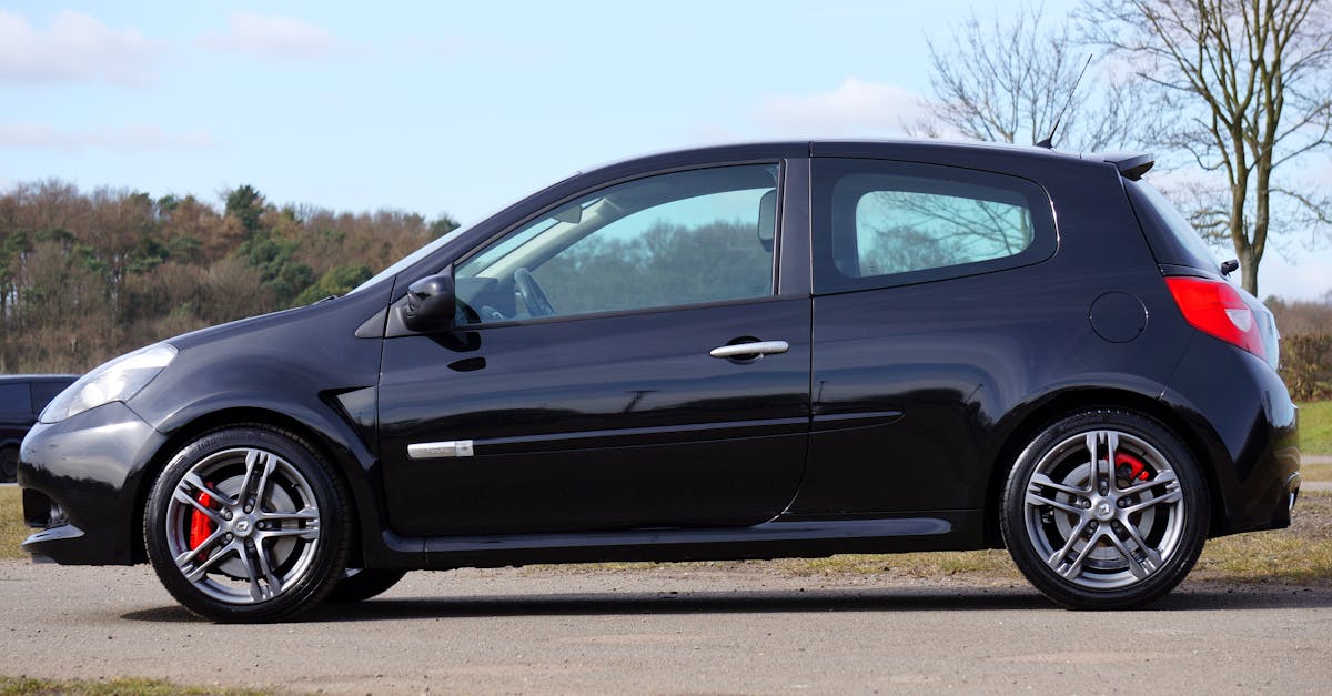 découvrez la renault clio, la berline compacte alliant style, confort et performance. avec son design moderne et ses technologies innovantes, la clio est idéale pour la ville comme pour la route. explorez ses caractéristiques exceptionnelles et choisissez le modÚle qui vous correspond.