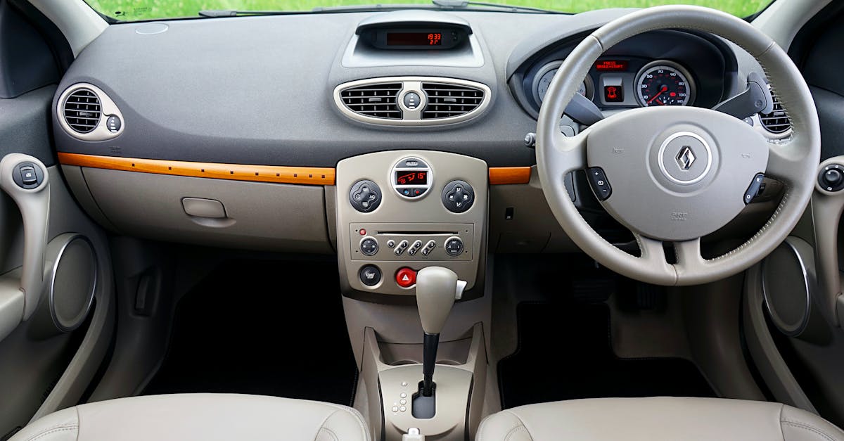 découvrez la renault clio 4 rs : une compacte sportive alliant performance et élégance. avec son design dynamique, ses moteurs puissants et son agilité sur la route, la clio 4 rs offre une expérience de conduite unique. explorez ses caractéristiques et technologies innovantes pour le plaisir des passionnés d'automobiles!