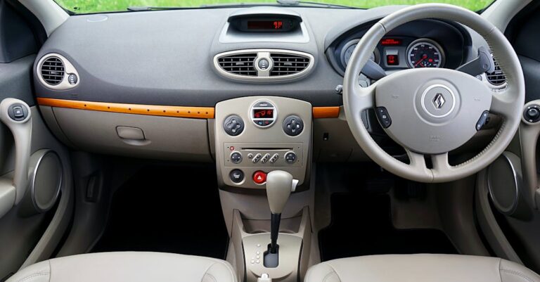 Présentation détaillée de la Renault Clio II 1.2 Authentique 5 portes