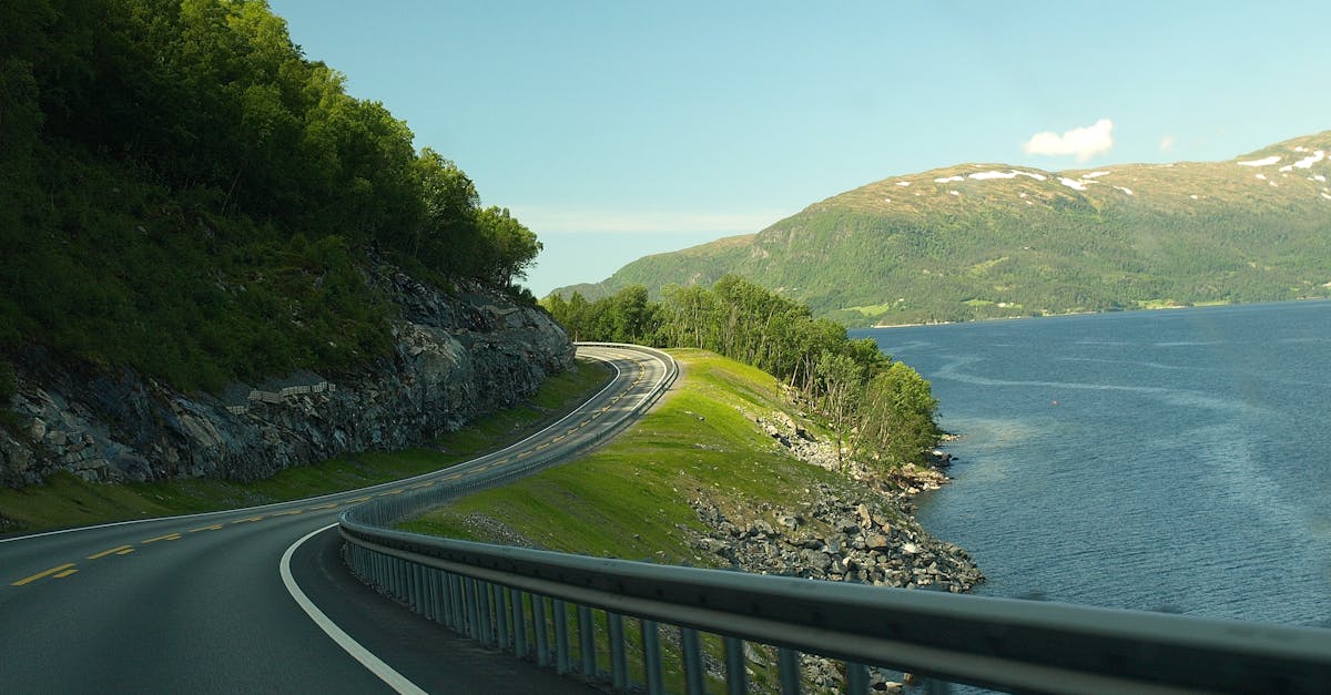 découvrez l'aventure ultime avec notre guide de road trip ! explorez des paysages à couper le souffle, découvrez des destinations incontournables et vivez des moments inoubliables sur la route. préparez votre prochaine évasion dès maintenant !