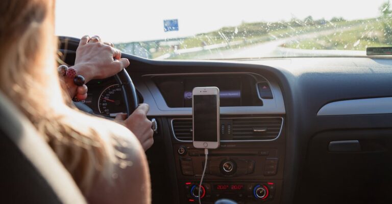 Prêt pour un road trip cet été ? Découvrez nos astuces pour gagner du temps et économiser de l'argent