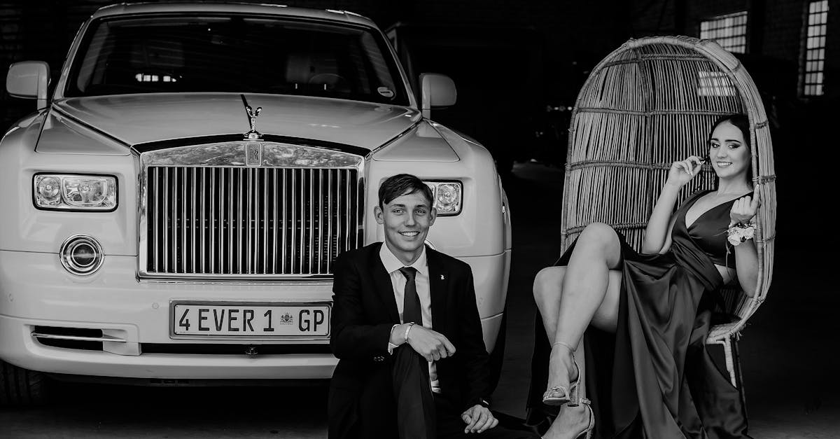 découvrez le rolls-royce cullinan, le suv de luxe qui redéfinit l'élégance et la performance. alliant un design sophistiqué et des technologies de pointe, le cullinan offre une expérience de conduite incomparable, où le confort et le style se rencontrent sur chaque chemin.