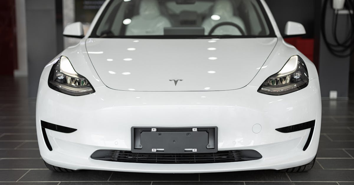 découvrez la tesla model 3, la berline électrique alliant performance, technologie avancée et autonomie impressionnante. parfaitement conçue pour offrir une expérience de conduite exceptionnelle tout en respectant l'environnement. explorez ses caractéristiques innovantes et son design contemporain.