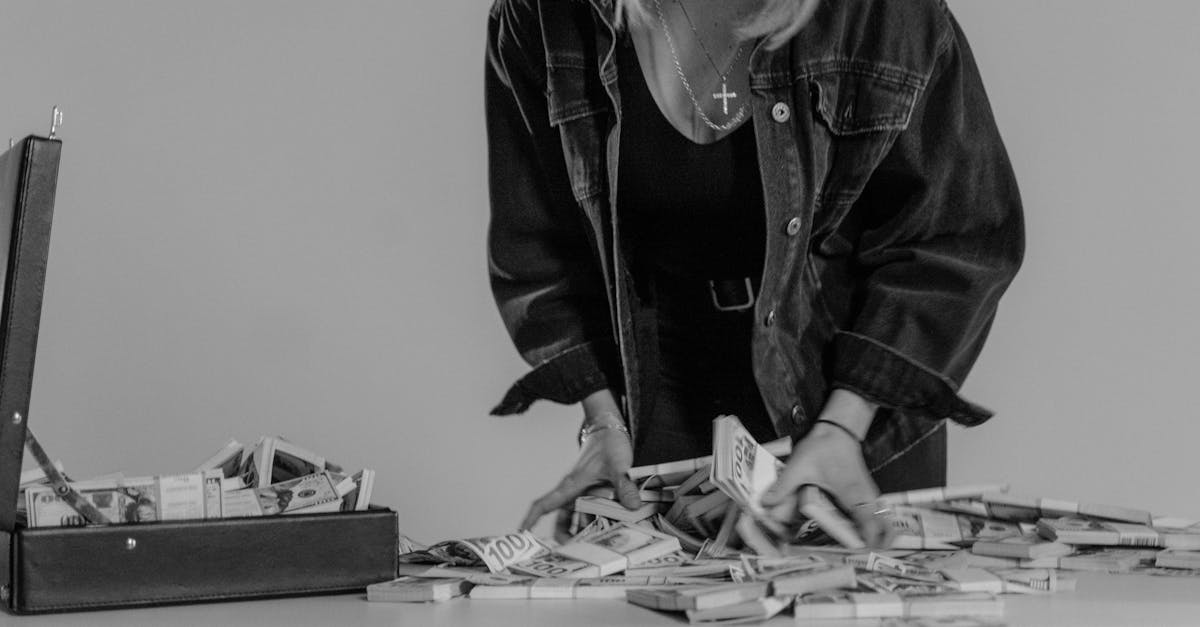 由于这些车型的受欢迎程度或高端属性,其零配件成为盗贼的目标,其原因各不相同:易于拆卸、零配件需求量大以及黑市价格高昂。例如: