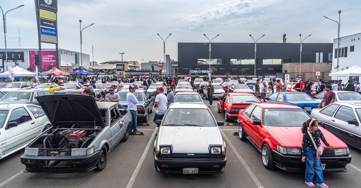 Descubra el Toyota GR Corolla, un deportivo compacto que combina un rendimiento excepcional con un diseño audaz. Prepárese para una experiencia de conducción inigualable gracias a su potente motor y tecnologías avanzadas. Perfecto para amantes de las emociones fuertes y los coches.