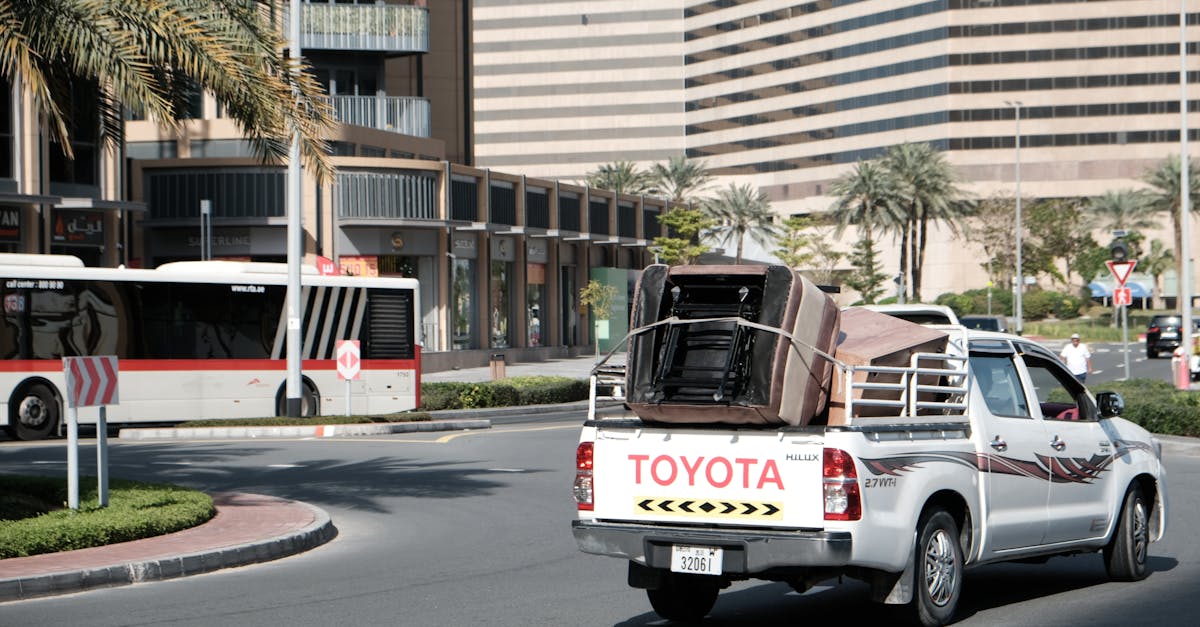 découvrez le toyota hilux, un pick-up robuste et fiable, parfait pour toutes les aventures. alliant performance et confort, ce véhicule emblématique est conçu pour affronter tous les terrains tout en offrant un style moderne et des technologies avancées. adoptez l'esprit d'exploration avec le toyota hilux.