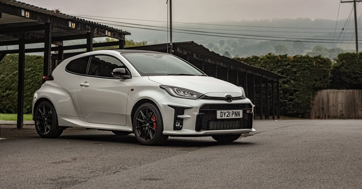 探索丰田雅力士Cross,这款兼具优雅与性能的城市SUV。雅力士Cross拥有精致的设计、先进的技术和无与伦比的舒适性,随时准备陪伴您开启所有的城市探险之旅。探索它的功能,沉醉于其独特的风格。