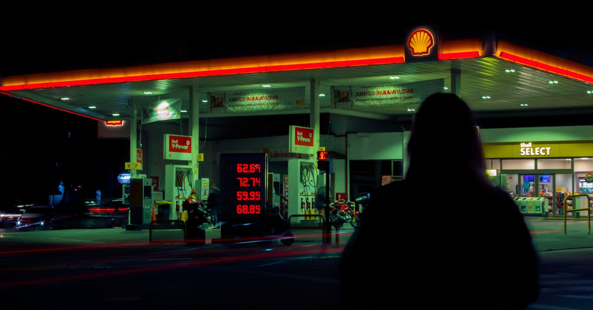 鉴于立法变化的规模,二手车市场可能暂时陷入危机,或者相反,由于低税车辆的吸引力而出现激增。事实上,人们对高污染车型的兴趣下降可能会导致经济实惠的车辆短缺,从而导致整体价格上涨。结果:计划投资新车的家庭或专业人士将不得不修改计划,或转向更经济或污染更少的替代方案。