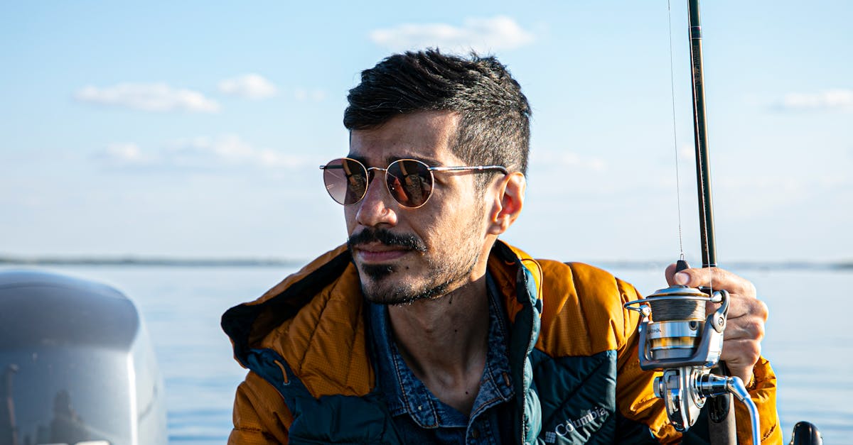 découvrez la yamaha r1, une moto sportive emblématique alliant performance, technologie de pointe et design audacieux. parfaite pour les passionnés de vitesse et d'adrénaline, elle offre une expérience de conduite inégalée sur route et circuit.