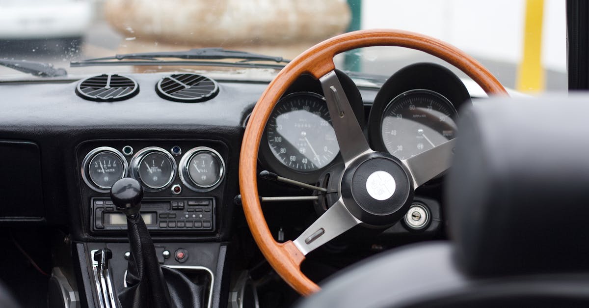 découvrez l'alfa romeo junior, une berline emblématique alliant performance, design élégant et histoire riche. plongez dans l'univers automobile italien avec ce modÚle qui incarne la passion de la conduite et l'innovation. idéal pour les amateurs de voitures sportives et de style raffiné.