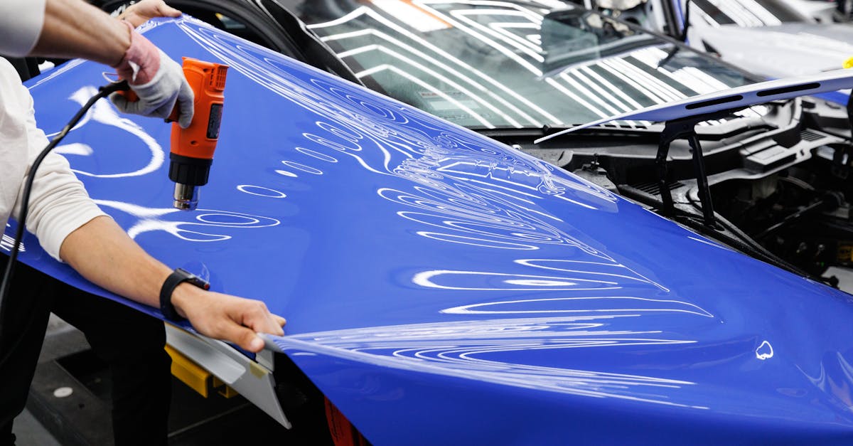 高品質の粘着フィルムで車をパーソナライズする革新的な技術、カーラッピングをご紹介します。スタイリッシュでクリエイティブな方法で車体を保護しながら、愛車を新たな外観に生まれ変わらせましょう。