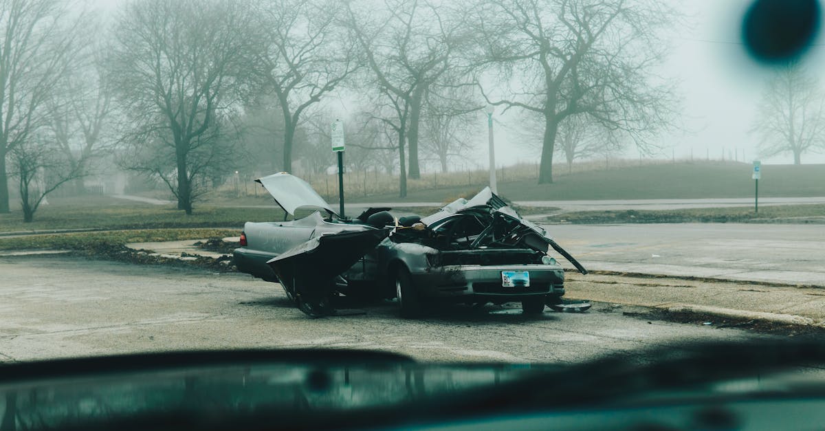 Der medizinische Ablauf nach einem schweren Unfall umfasst mehrere wichtige Schritte, um eine bestmögliche Genesung zu gewĂ€hrleisten. Nach der Notfallphase im Krankenhaus von PĂ©rigueux, die Intensivpflege und spezialisierte Eingriffe umfasst, erhĂ€lt das Opfer eine angemessene Nachsorge in Rehabilitationskliniken. Diese Einrichtungen bieten ergĂ€nzende Behandlungen â Physiotherapie, Psychotherapie und funktionelle Rehabilitation â, die fĂŒr die Verbesserung der LebensqualitĂ€t und die Vorbeugung bleibender FolgeschĂ€den unerlĂ€sslich sind.