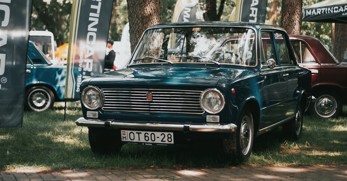 découvrez le charme intemporel de la fiat 124 spider, une voiture de sport décapotable alliant élégance et performance. conçue pour les passionnés d'automobile, son design classique et sa conduite dynamique offrent une expérience inoubliable sur la route. explorez les caractéristiques distinctives et le plaisir de conduite de ce modèle emblématique.