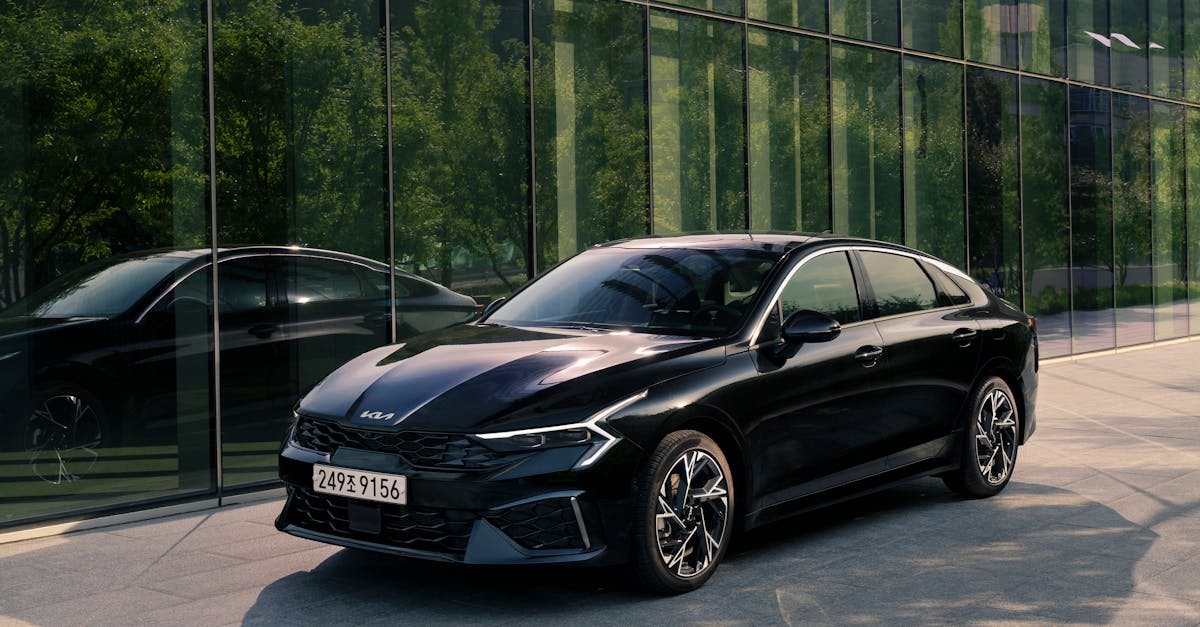 Descubra o Kia EV9, um SUV elétrico revolucionário que combina design moderno, tecnologias avançadas e desempenho sustentável. Desfrute de seu confortável espaço interno e recursos inteligentes para uma direção ecologicamente correta e sem concessões.