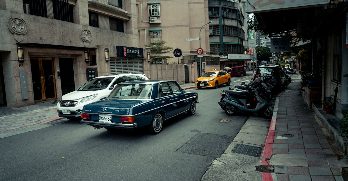 découvrez notre gamme de housses de moto résistantes et adaptées à tous les types de motos. protégez votre véhicule des intempéries, de la poussière et des rayures avec style. idéales pour un usage en extérieur comme en intérieur.