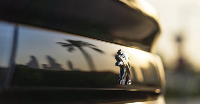 découverte du Peugeot 2008 de deuxième génération : focus sur le modèle II 1.2 PureTech 130 S&S Allure
