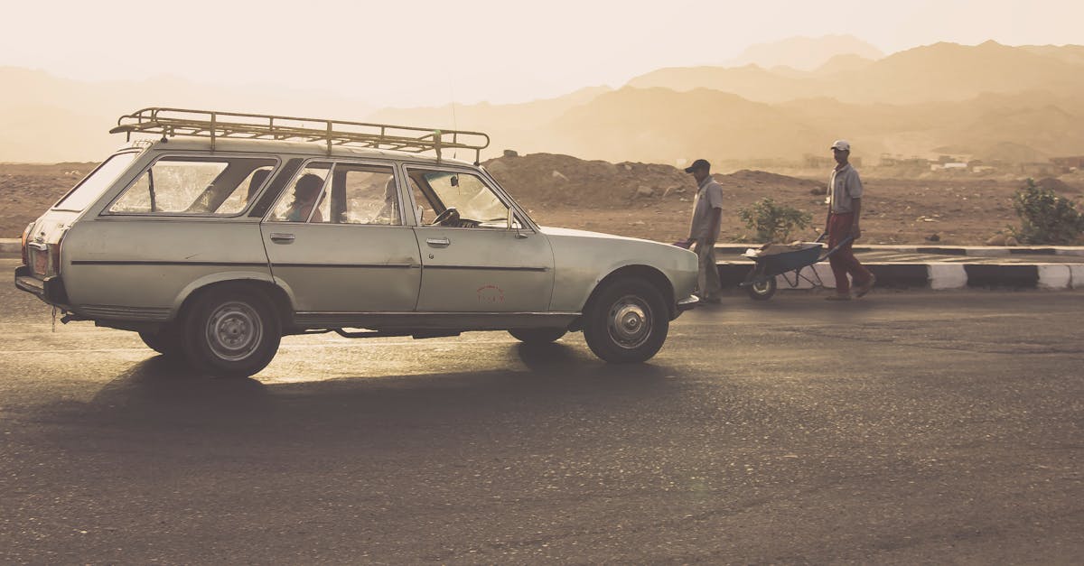 découvrez la peugeot 207, une citadine élégante et dynamique qui allie confort, performance et technologie. parfaite pour la ville, elle offre un design moderne et des équipements pratiques pour une conduite agréable. explorez ses caractéristiques et trouvez le modÚle qui correspond à vos besoins.