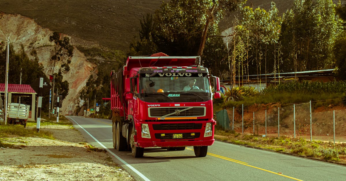 o la Mercedes Classe S. In confronto, è 5 mm più corta della BMW i5 ma 7 mm più lunga dell'Audi A6 e-tron, confermando la sua posizione nella categoria delle grandi tourer elettriche.