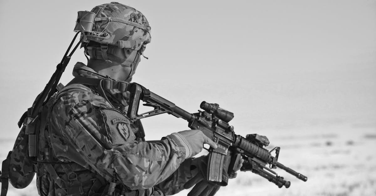 découvrez ce qu'est un vol à main armée : définitions, conséquences juridiques et peines encourues en france. informez-vous sur les mesures de prévention et les démarches à suivre en cas d'agression.