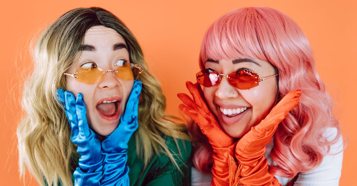 さらに、首都圏と地域は、これらの課題を克服するためにイノベーションを活用することが推奨されています。SNCF、TBM、Keolis、RATP Devといったすべてのサービスを統合した単一のモバイルアプリケーションなどのデジタルソリューションの開発は、乗り換えやチケット管理を容易にする可能性があります。